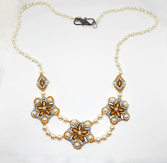 Draping Pearls Necklace