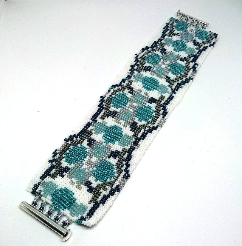 Infinite Pearl Bracelet