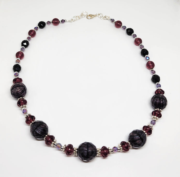 Simple Swirl Beaded Necklace